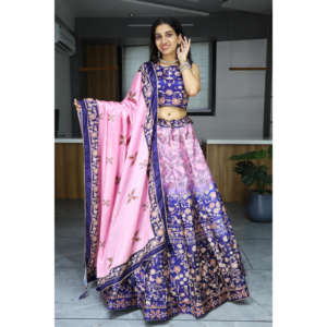 Magasinez notre dernière création lehenga imprimée exclusive de notre combinaison florale et géométrique qui a l'air vibrant et vitrine être - Product Image 1