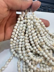 Perles naturelles de nacre de qualité AAA, rondes, 6 mm, blanches avec des rayures beiges, pour la fabrication de bijoux (colliers, bracelets, boucles d'oreilles) - Product Image 1