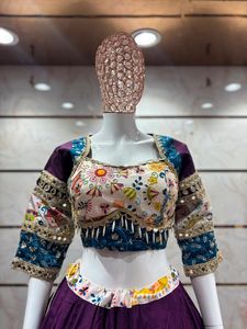 Ensemble Lehenga Choli blanc avec blouse brodée et dupatta, tenue traditionnelle indienne pour mariage, Diwali, soirée, longueur ras du sol, en soie romaine pour femme - Product Image 5