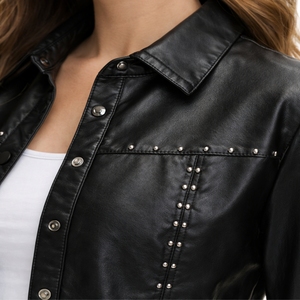 Veste en cuir cloutée pour femme, coupe ajustée, fermeture éclair, style motard, mode décontractée, confortable, style moderne, vêtements OEM - Product Image 5