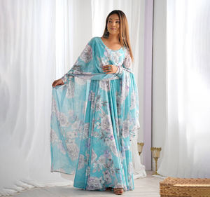 Vestido Anarkali Indio-Pakistaní en Oferta, con Dupatta de Georgette Sintética, Estampado Digital y Bordado, Cosido al por Mayor - Product Image 1