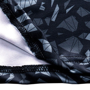 Haut d'entraînement respirant et personnalisable pour hommes, avec impression et coutures renforcées, idéal pour la pratique quotidienne intensive - Product Image 4
