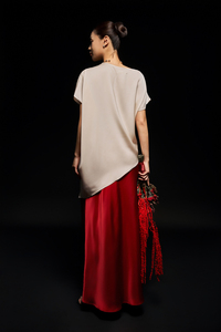 T-shirt minimaliste pour femme, col rond, manches courtes, respirant, coupe ample, décontracté, pour le bureau et le quotidien, fabriqué au Vietnam - Product Image 5