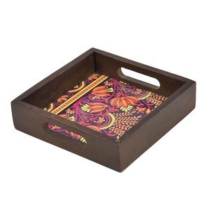 Plateau de service en bois artisanal de qualité supérieure avec motif floral orné, plateau décoratif carré pour commande en gros - Product Image 3