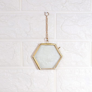 Mini cadre photo en laiton avec bordure en verre transparent, pour fleurs pressées, à suspendre, pour décoration murale, bureau, maison, restaurants - Product Image 1