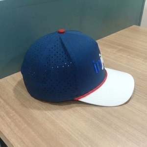 Gorra de Golf de 5 Paneles Personalizada OEM, Perforada con Corte Láser, Bordado 3D, Visera Precurvada, Estructurada, MOQ Bajo, ODM - Product Image 5