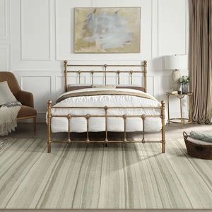 Exclusivo marco de cama de latón de lujo con acabado metálico superior, ideal para hoteles boutique y dormitorios residenciales de alta gama. - Product Image 5