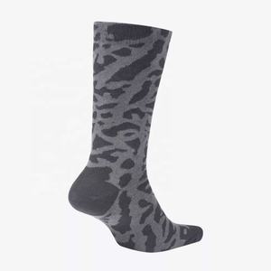 Chaussettes de sport avec logo de compression pour hommes, brodées, 100% coton, qualité supérieure, nouvelle collection, à la mode - Product Image 3