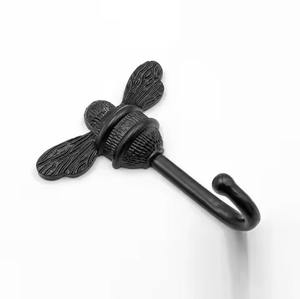 Ganchos de pared metálicos contemporáneos para la entrada, para colgar abrigos, sombreros y bolsos, estante de almacenamiento montado en la pared. - Product Image 6