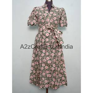 ชุดเดรสทรงเอลายดอกไม้ผ้าฝ้าย 100% เป็นมิตรกับสิ่งแวดล้อมสำหรับผู้หญิง แบรนด์ Kangura คอวี แขนสั้น ตกแต่งกระดุม เหมาะสำหรับใส่ทำงานหรือใส่ลำลอง - Product Image 1