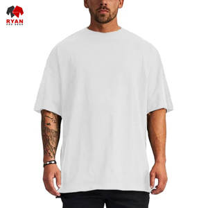 Ryan Pro Gear T-shirts personnalisés pour hommes Tissu respirant et confortable avec broderie de logo personnalisée - Product Image 3