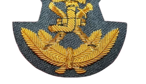 Insignias y Parches Personalizables para Uniformes con Hilo de Oro Bordado a Mano OEM, Insignia para Blazer Personalizada con Hilo de Oro - Product Image 2