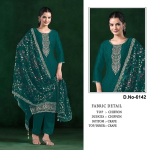 Nouvelle collection de costumes pakistanais en chiffon avec broderie et travail de sequins, salwar kameez prêt-à-porter disponible à un prix abordable - Product Image 2
