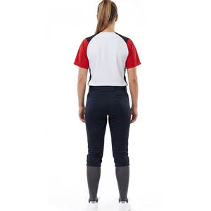 Uniforme de softball prêt pour le jeu et l'entraînement, ajustement parfait, uniforme de softball pour femmes - Product Image 4