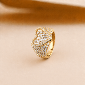 Bague Moissanite en forme de cœur plaquée or jaune, sertie de diamants taille baguette, bijou statement pour homme - Product Image 4