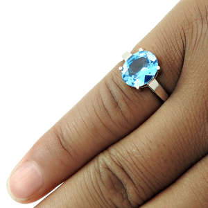 Anillo Solitario Vibrante de Plata de Ley 925 con Topacio Azul de Corte Ovalado y Engaste de Cuatro Garras, Anillo Bohemio para Fiesta - Product Image 2