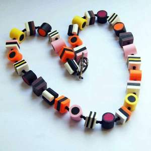 Collier en résine unique, bijoux de mode faits à la main avec mots-clés - Collier en résine unique, bijoux de mode faits à la main - Product Image 3