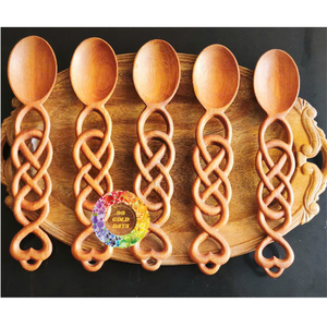 Cuchara de Cena de Madera de Doussie con Diseño de Luna Mágica y Corazón Salvaje, Chapada en Oro, Ecológica, con Mango Largo - Regalo Empresarial - Product Image 5