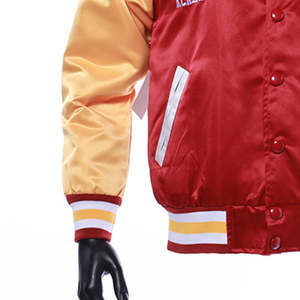 Veste bomber homme personnalisée en satin brodé avec logo, coupe classique, imperméable et coupe-vent, vente en gros OEM. - Product Image 4