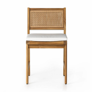 La silla de comedor Anson para interiores/exteriores de Lulu and Georgia presenta un marco de teca natural y un respaldo de ratán tejido. - Product Image 3
