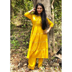 Ensemble de costume en rayonne jaune avec travail Sikhiya Gota, taille XS, hauts à manches trois-quarts pour usage quotidien - Product Image 5