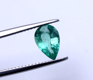 Esmeralda Natural de 1.10 Quilates, Corte Pera, 7mm, Verde, Piedra Preciosa Suelta Facetada, Certificada por IGI, para Joyería y Anillos Personalizados - Product Image 5