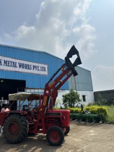 Accesorio de Cargador Agrícola con Cucharón Básico para Tractor Mahindra con Alta Capacidad de Elevación, 1 Año de Garantía - Product Image 2