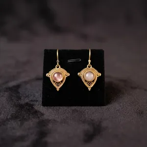 Boucles d'oreilles pendantes en laiton et quartz rose naturel, faites à la main, pierres précieuses roses, bijoux en gros - Product Image 2