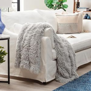 Coperta in Finta Pelliccia Lunga Premium Grigio Chiaro 127 x 165 cm, Morbida e Soffice per Letto o Divano - Product Image 3