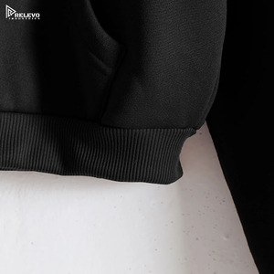 เสื้อฮู้ดซิปแบบเรียบง่ายสำหรับทุกเพศ |   เสื้อฮู้ดเปล่าแบบปรับแต่งได้สำหรับผู้หญิง ขายส่งขั้นต่ำ 2 ชิ้น ผลิตจากผ้าฟลีซ ผลิตในปากีสถาน - Product Image 4