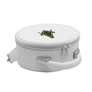 Estuche para Gorra Masónica de Imitación de Cuero Blanco con Emblema de Compás y Cuadrado Bordado en Dorado - Product Image 1