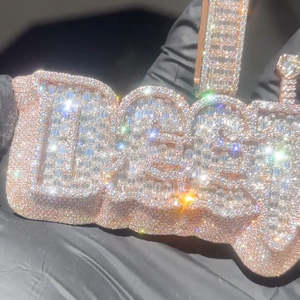 Colgante de Moissanita para Raperos, Personalizado con Nombre, Plata de Ley 925, Corte Baguette, con Letras de Moissanita Engastadas - Product Image 4