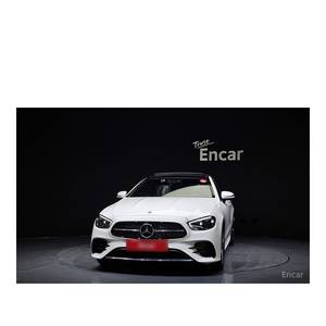 Mercedes-Benz Classe E E450 4MATIC Coupé Modèle décembre 2021 avec 39 km, conduite à gauche, boîte automatique, caméra de recul - Product Image 3