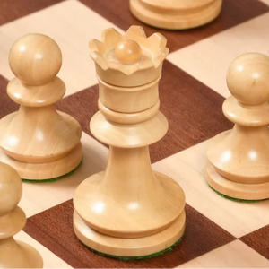 Piezas de Ajedrez Profesionales para Torneos Nacionales Rumano-Húngaros, Rey de 3.8 pulgadas en Madera de Sheesham y Boxwood al Mejor Precio - Product Image 1