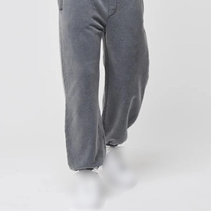 Pantalones de chándal de algodón polar grueso personalizados, pintados a mano, de pierna ancha, holgados, acampanados, tipo jogger, con efecto apilado, para hombre, lavados - Product Image 1