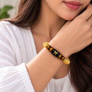 Pulsera de Cuarzo del Zodiaco Piscis de Grado Premium con Cuentas Negras Grabadas, Estilo Feng Shui con Símbolo Sánscrito - Product Image 5