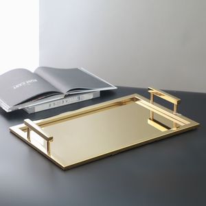 Bandeja de servir clásica de latón, superficie pulida antigua, construcción duradera, adecuada para servir alimentos y bebidas en la cocina o el comedor. - Product Image 4