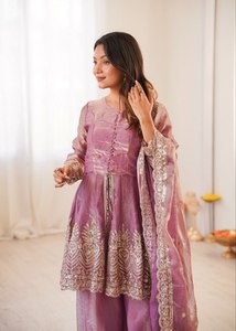 Vestido Tradicional de Seda Color Verde Azulado para Mujer con Detalles Bordados y Dupatta para Boda, Estilo India Pakistán - Product Image 4