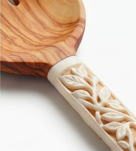 Ensemble de couverts en bois élégant avec manche floral blanc cassé, design minimaliste pour la cuisine, essentiels pour la salle à manger, hôtels et événements - Product Image 3