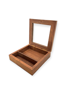 Boîte de rangement décorative en bois naturel et verre pour dés et cartes, avec cinq dés et un jeu de cartes, ensemble de rangement de jeu artisanal en gros - Product Image 3