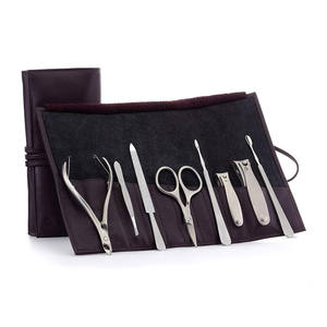 Étui à roulettes en cuir haut de gamme en promotion |   Organisateur d'outils en cuir de vache véritable |   Porte-accessoires de toilettage compact 24 x 17 cm - Product Image 4