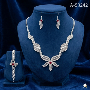 Indian Wedding Gold Plated Zinc Alloy Lab Created Zircon Jewelry Set Trendy Torques Link <b>Choker</b> Dangle Earrings Bracelet A-53244 - Product Image 3