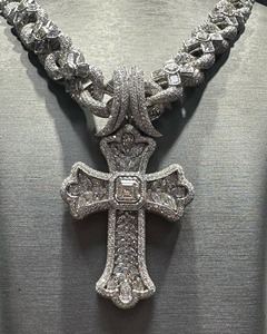 Pendentif Croix Luxe Sertie de Moissanite Or Massif 18K Taille Asscher, Breloque Chrétienne Religieuse Unisexe, Bijou Hip Hop - Product Image 2