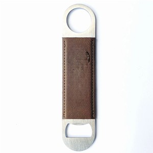 Ouvre-bouteille créatif en fonte, accessoire de bar artisanal - Product Image 4