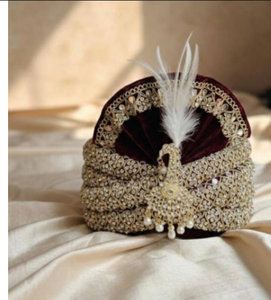 Turban de marié de luxe en velours bordeaux avec Kalgi Zardosi Paon Doré, Safa de mariage, Pagri royal traditionnel, Vente en gros - Product Image 2