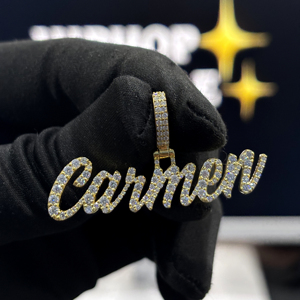 จี้ห้อยคอแบบกำหนดเองสไตล์ฮิปฮอปประดับเพชร Carmen ชื่อเฉพาะตัว เงินแท้ 925 ประดับเพชร VVS Moissanite ชุบทองคำขาว สไตล์ฮิปฮอป - Product Image 1