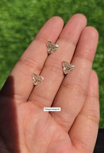 Moissanite blanche taillée en forme de lys de 7,30 mm (3 pièces) – Forme de fleur fantaisie, faite à la main pour bijoux personnalisés - Product Image 4