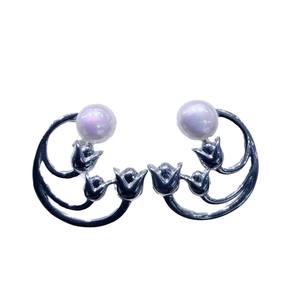 Boucles d'oreilles en or 14 carats plaqué or avec perles d'eau douce de Zhuji, fleurs de tulipe avec perles rondes Mantou bicolores argent et or - Product Image 5