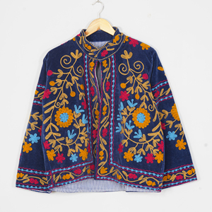 Chaqueta de terciopelo para mujer con bordado Suzani, abrigo bohemio con estampado floral, ropa de abrigo étnica hecha a mano para invierno - Product Image 3