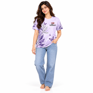 Prendas esenciales modernas para el armario con diseños únicos y un ajuste cómodo. Camisetas estampadas para mujer para un estilo diario. - Product Image 1